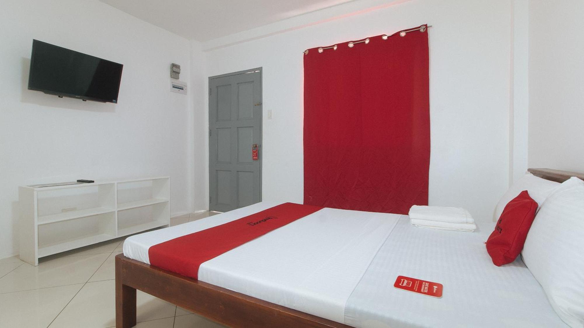 Reddoorz At Fat J Apartelle Mactan 宿务 外观 照片