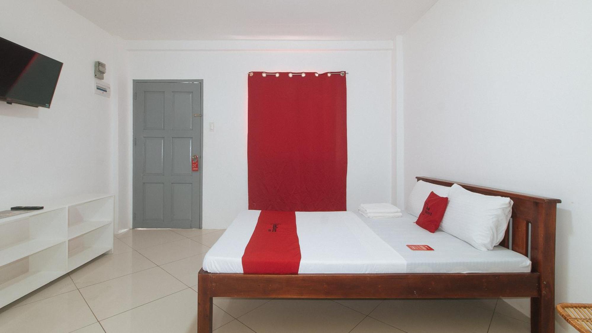 Reddoorz At Fat J Apartelle Mactan 宿务 外观 照片