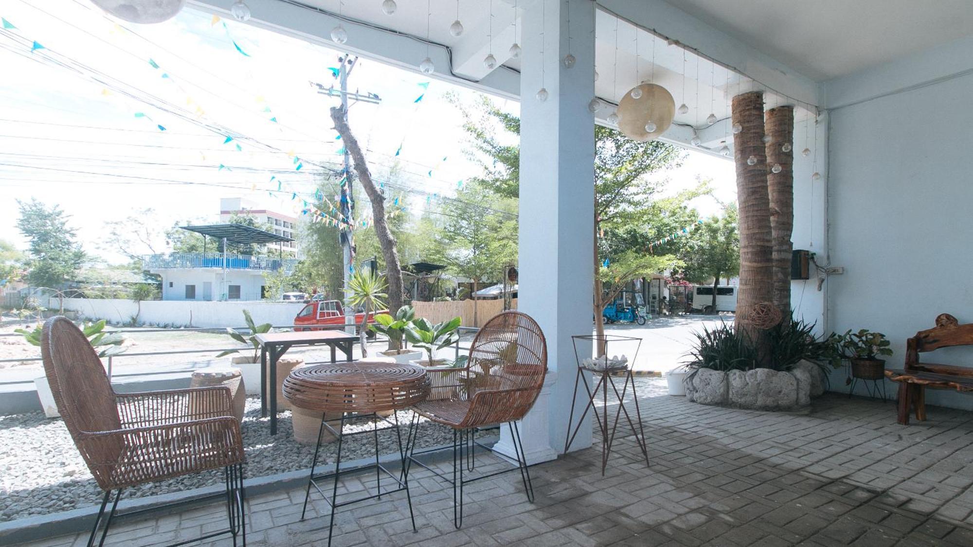Reddoorz At Fat J Apartelle Mactan 宿务 外观 照片