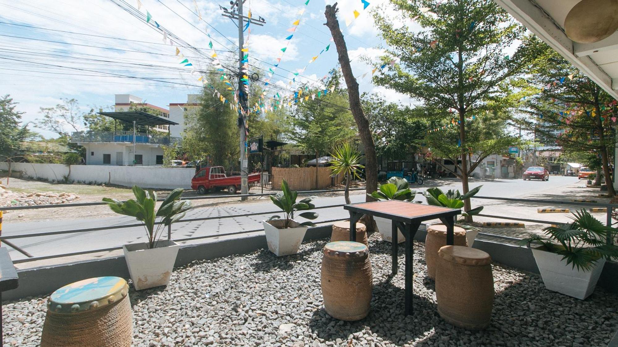 Reddoorz At Fat J Apartelle Mactan 宿务 外观 照片