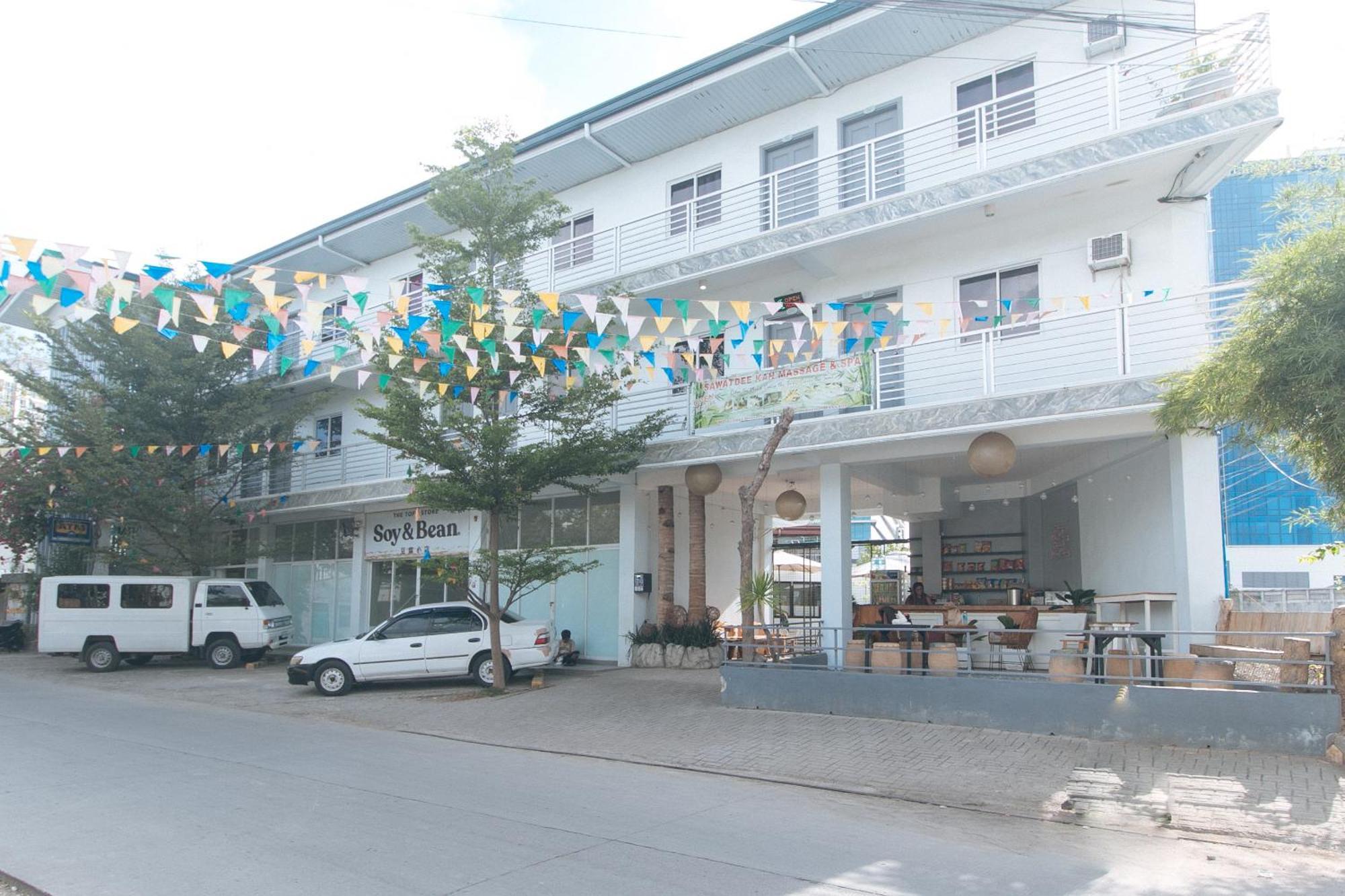 Reddoorz At Fat J Apartelle Mactan 宿务 外观 照片