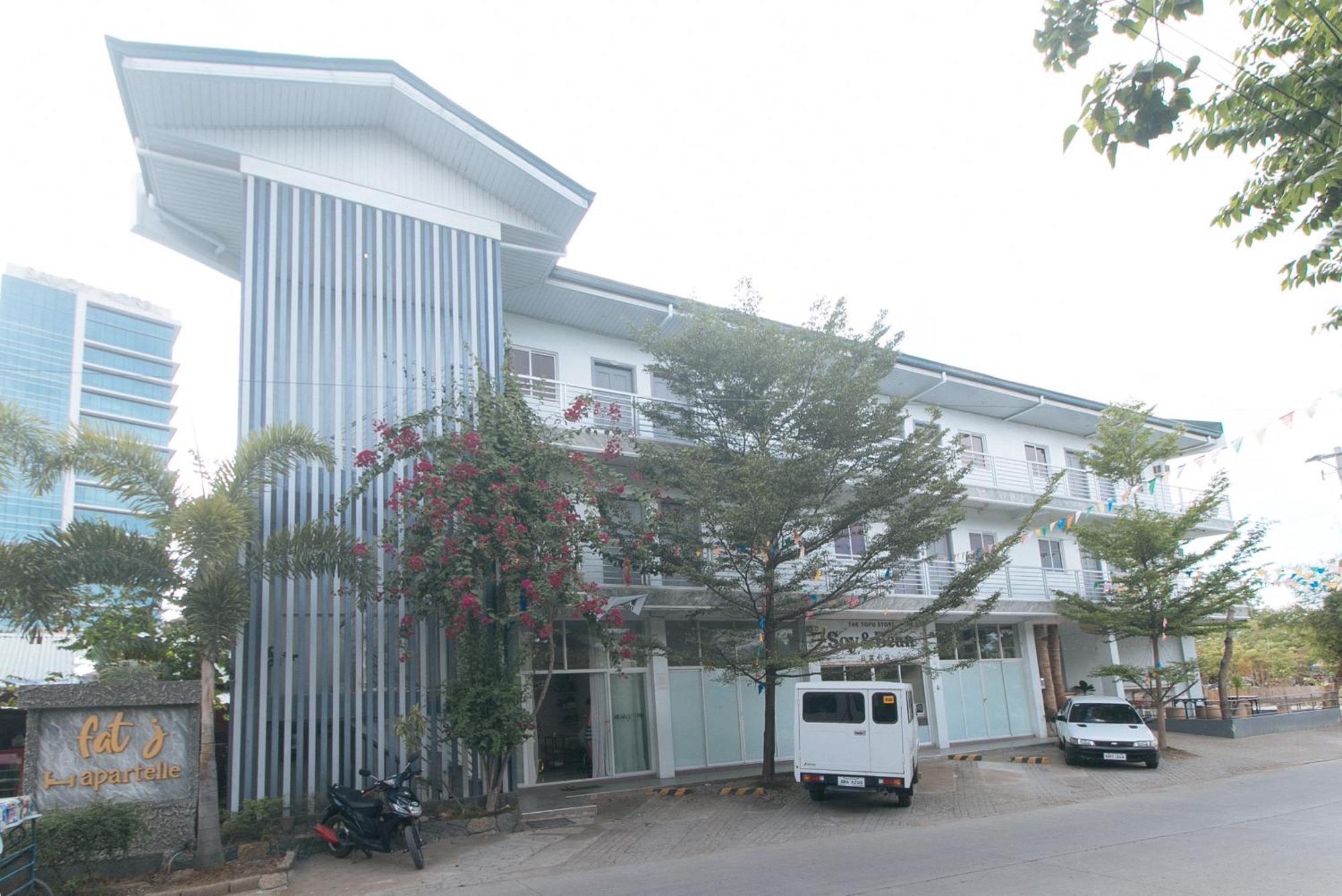 Reddoorz At Fat J Apartelle Mactan 宿务 外观 照片